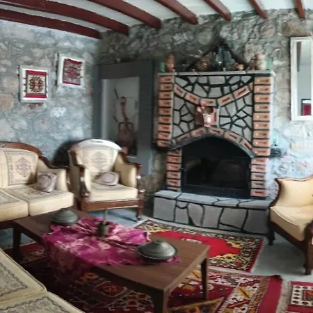 Kocakoey Tas Ev * Ayvacik (Canakkale)